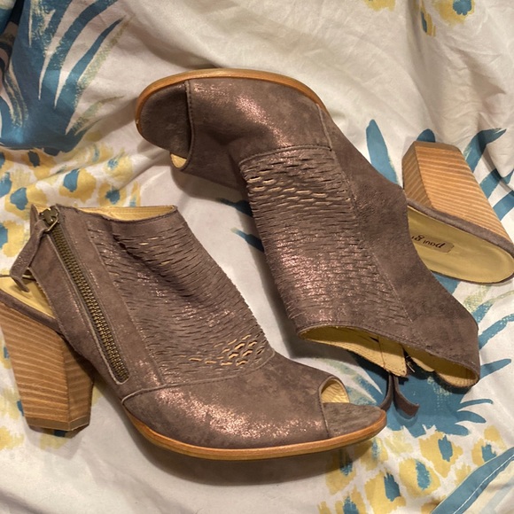 Paul Green Cayanne Peep Toe Bootie - Picture 7 of 12